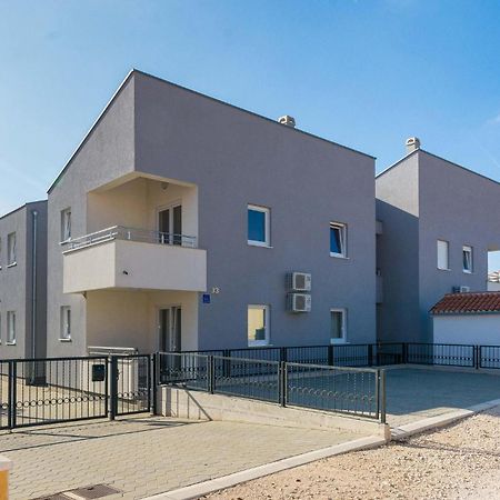 Nice Apartment In Vrsi-Mulo With Wifi Eksteriør bilde