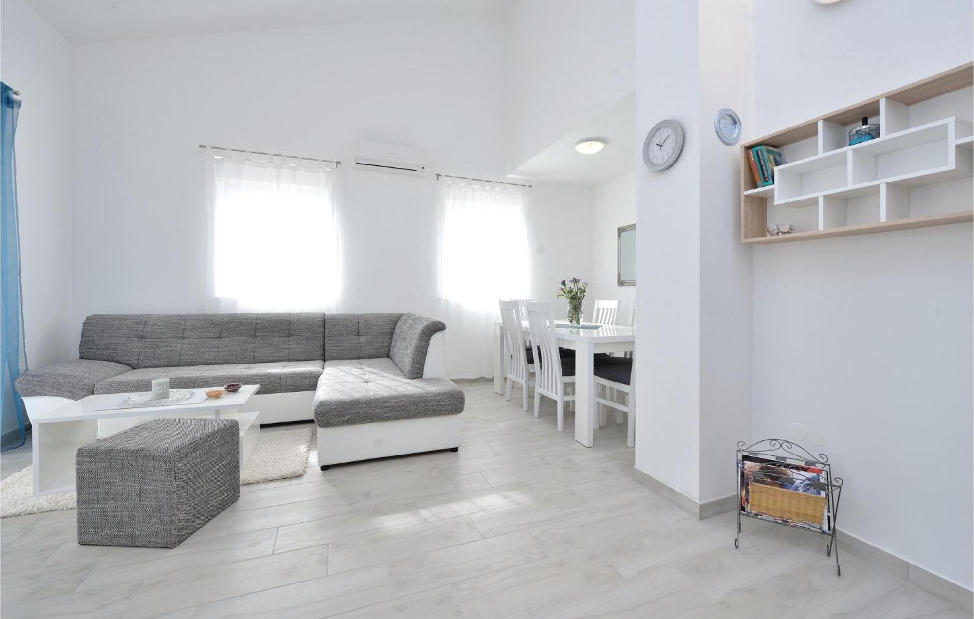 Nice Apartment In Vrsi-Mulo With Wifi Eksteriør bilde