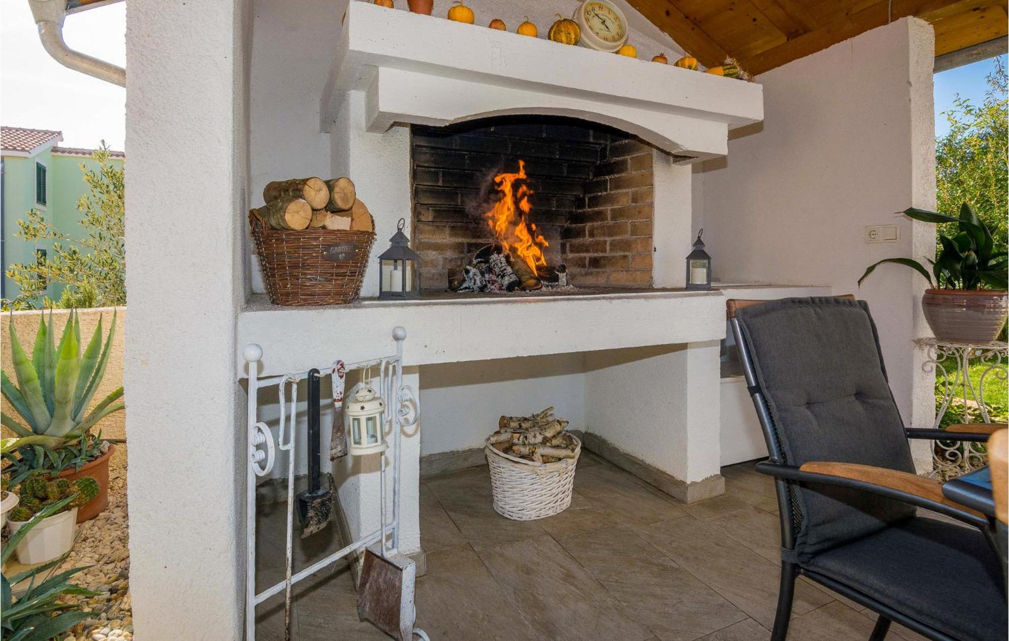 Nice Apartment In Vrsi-Mulo With Wifi Eksteriør bilde