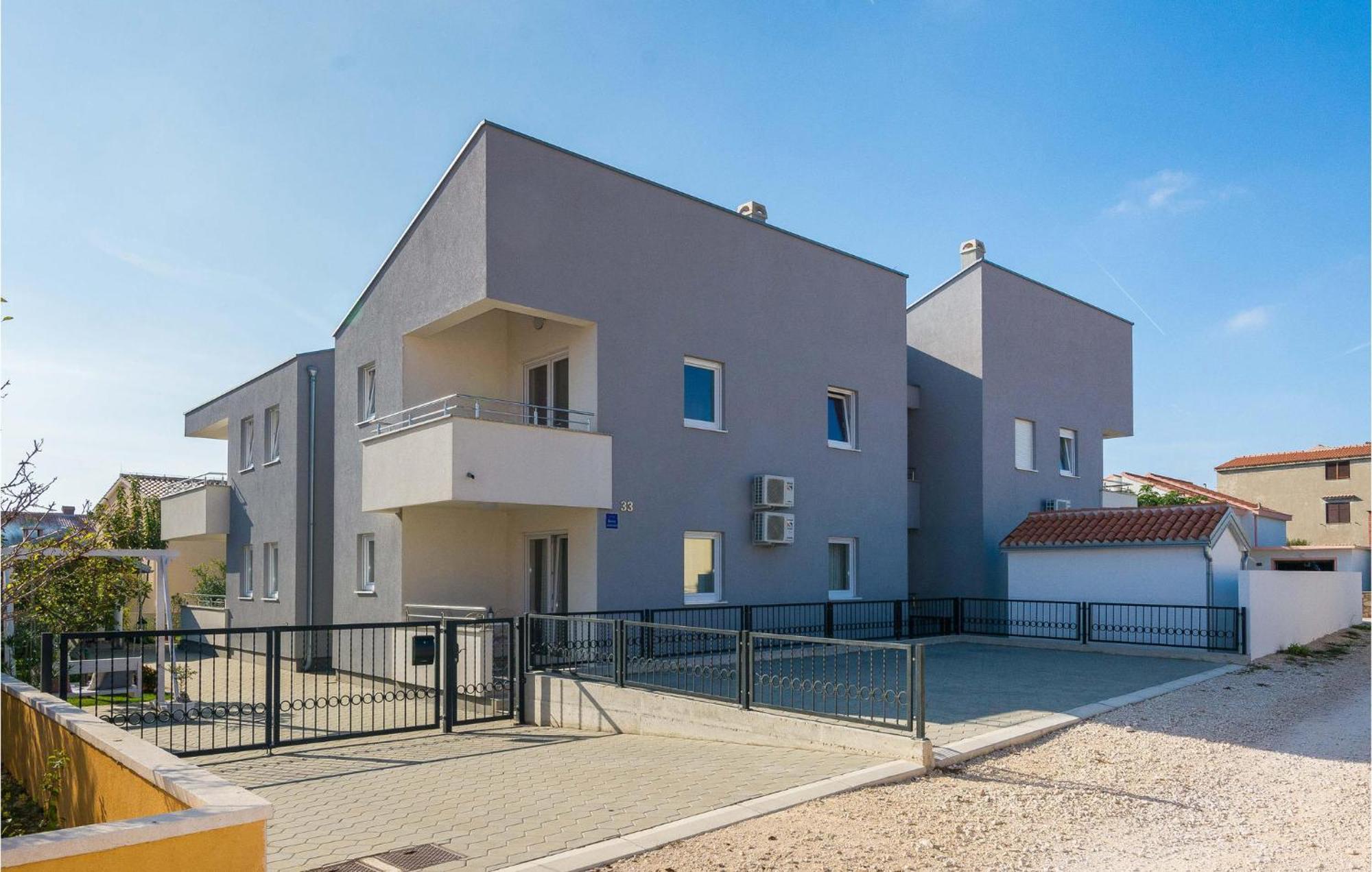 Nice Apartment In Vrsi-Mulo With Wifi Eksteriør bilde