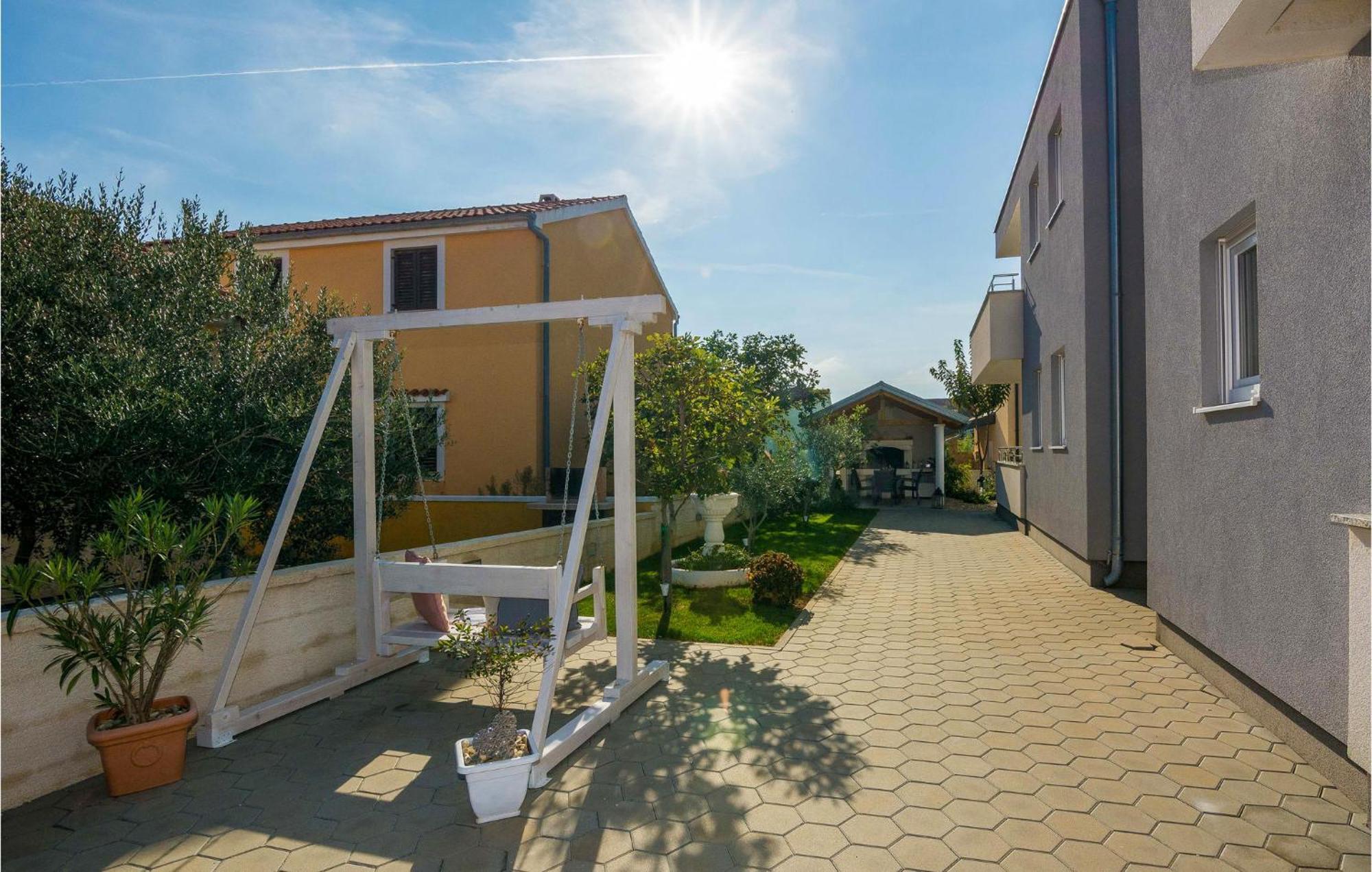 Nice Apartment In Vrsi-Mulo With Wifi Eksteriør bilde